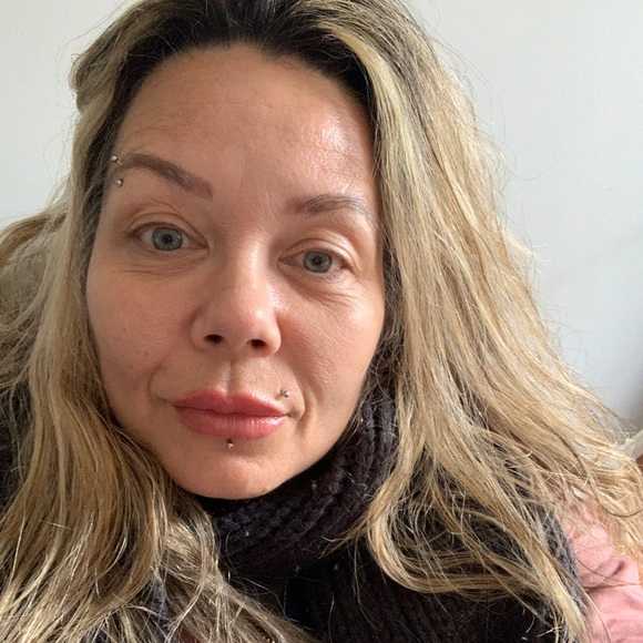 Meet your Posher, Ally - Picture 2 of 2